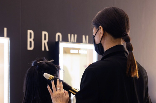 03-BOBBI-BROWN_03 - GENIC SALON
